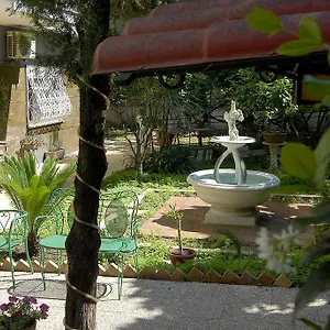 2* Couette-café Tiburtina Garden