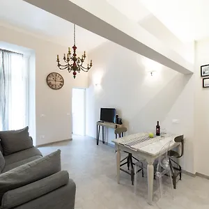 https://lucias-home.it-tuscanyhotel.com